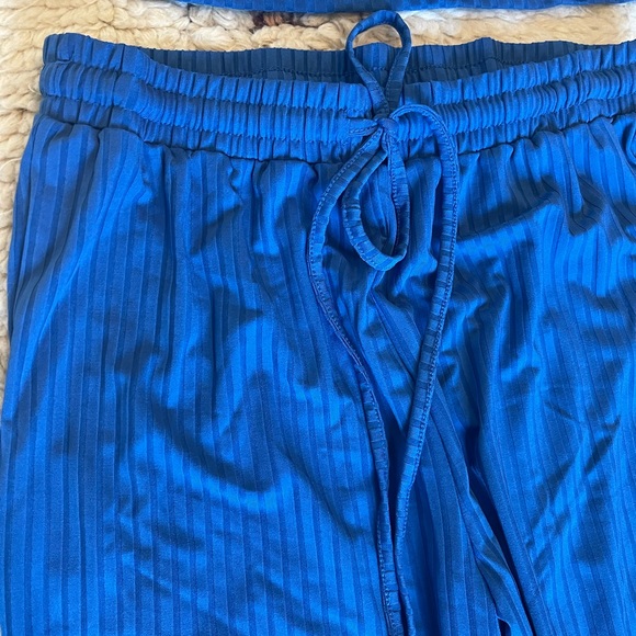 Blue Two Piece Set. Size M. - Picture 4 of 4